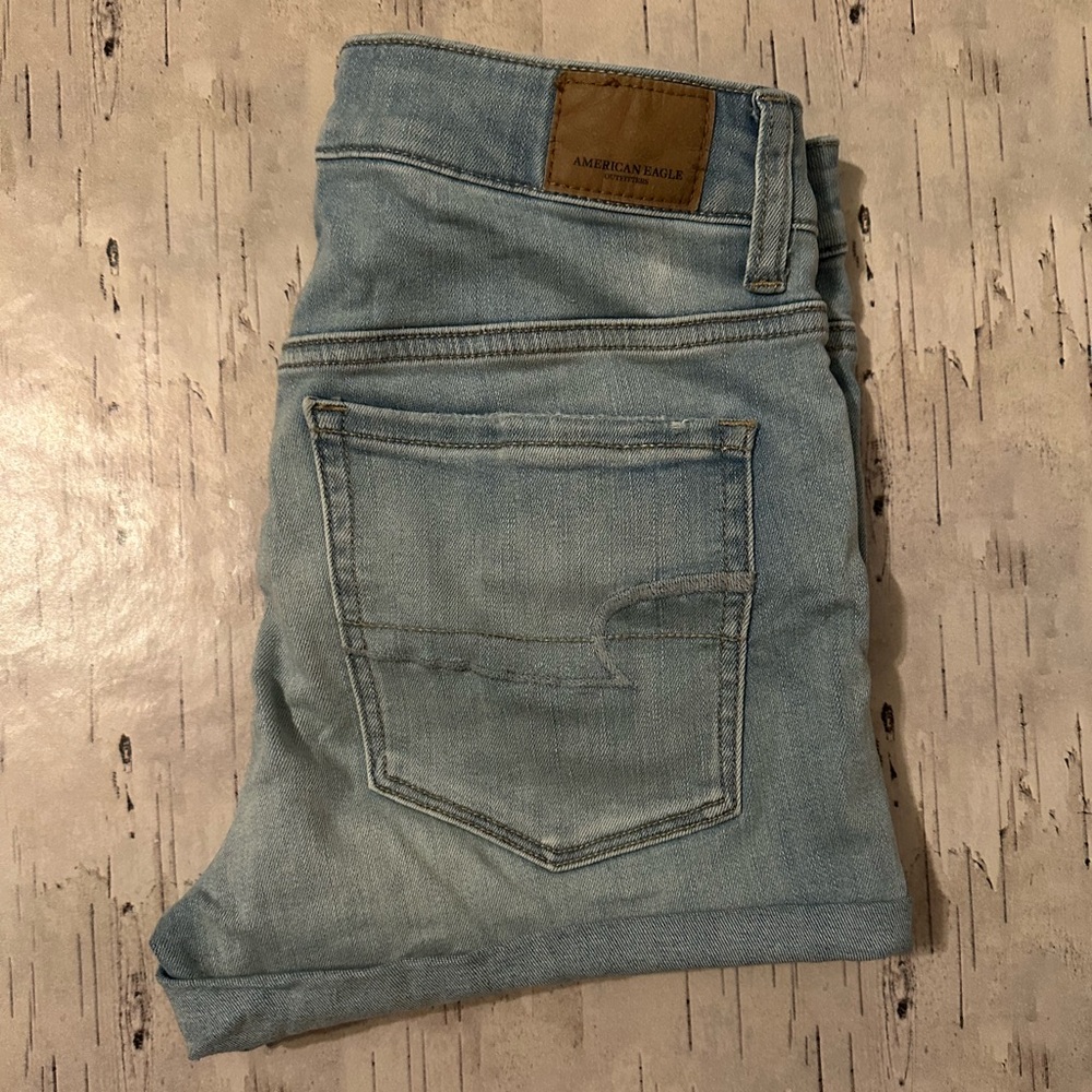 American Eagle Hi Rise Shortie